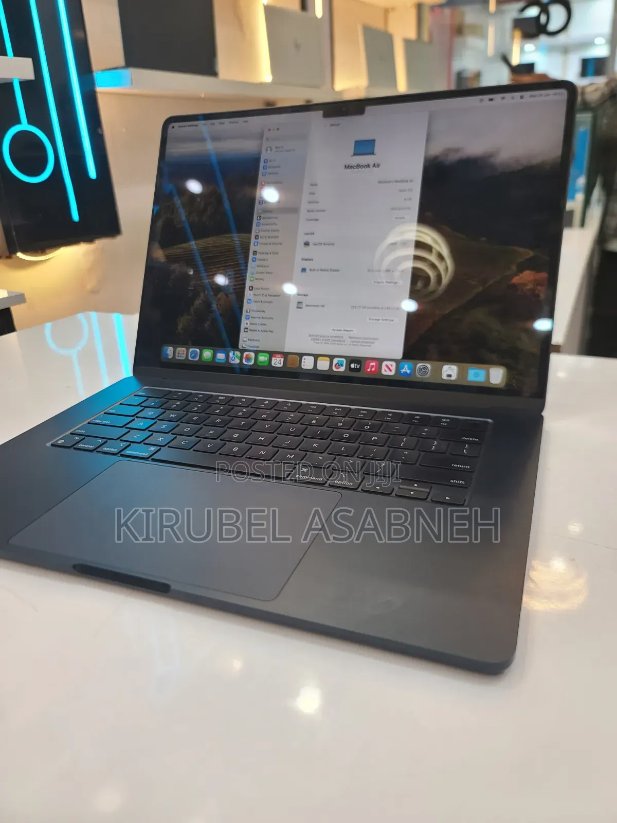 New Laptop Apple MacBook Air 2024 M3 8GB Apple M3 SSD 256GB