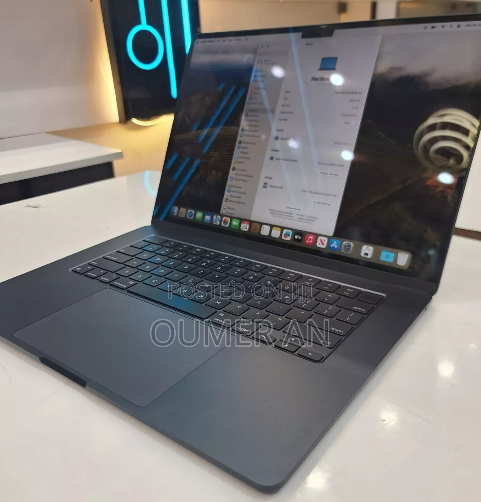 New Laptop Apple MacBook Air 2024 M3 16GB Apple M3 SSD 512GB