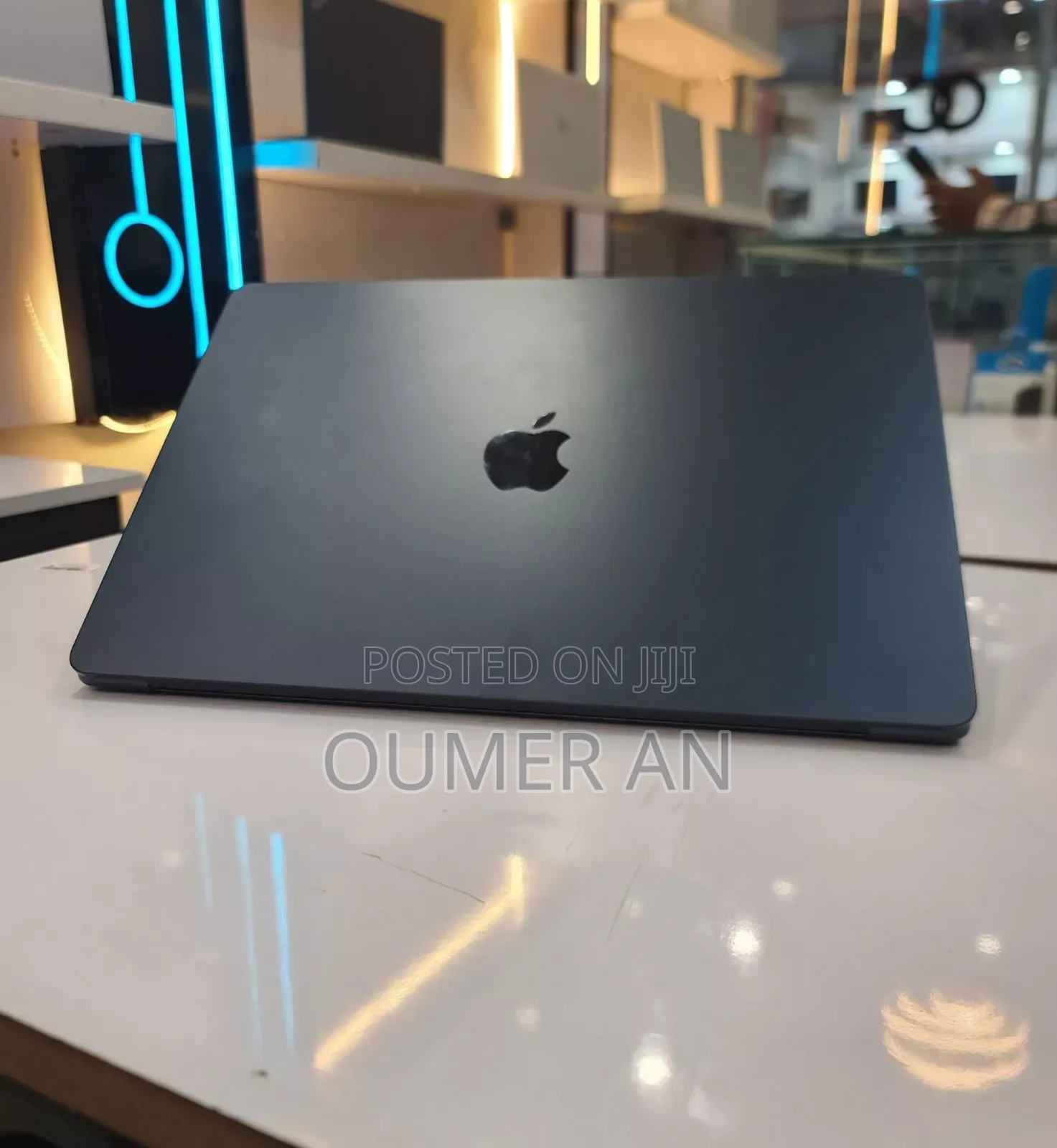 New Laptop Apple MacBook Air 2024 M3 16GB Apple M3 SSD 512GB
