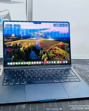 New Laptop Apple MacBook Air 2022 M2 16GB Apple M2 SSD 512GB