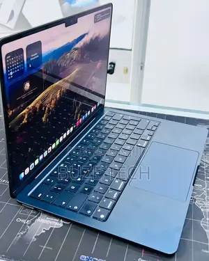 New Laptop Apple MacBook Air 2022 M2 16GB Apple M2 SSD 512GB