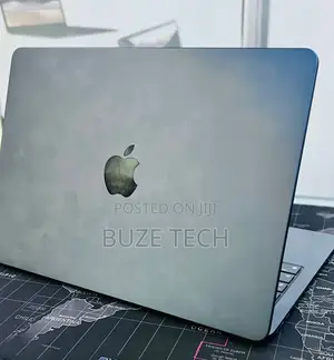 New Laptop Apple MacBook Air 2022 M2 16GB Apple M2 SSD 512GB