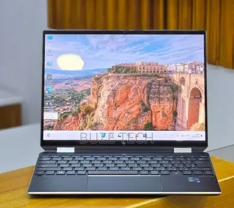 New Laptop HP Spectre X360 16GB Intel Core i7 SSD 1T