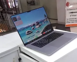 New Laptop Apple MacBook Pro 2021 M1 32GB SSD 1T