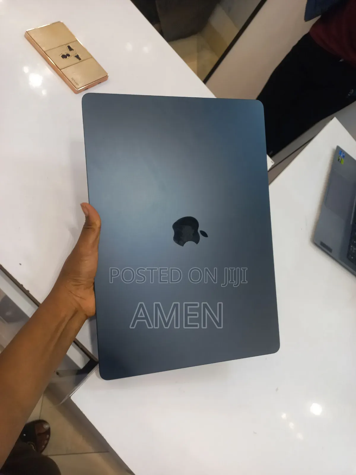 New Laptop Apple MacBook Air 2024 M3 8GB Apple M3 SSD 256GB