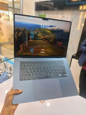 New Laptop Apple MacBook Air 2024 M3 8GB Apple M3 SSD 256GB