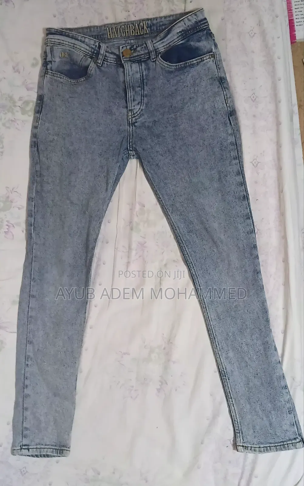 Jeans ለአንድ ወር ተጠቀምኩበት፤ የቆየ ፤ ለአንድ ወር ተጠቀምኩበት፤ ነው