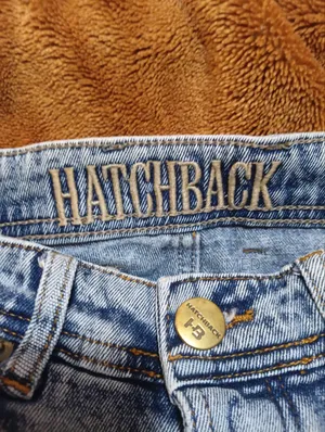 Jeans ለአንድ ወር ተጠቀምኩበት፤ የቆየ ፤ ለአንድ ወር ተጠቀምኩበት፤ ነው