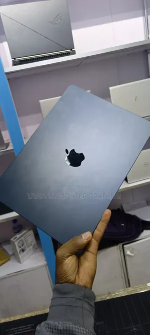 New Laptop Apple MacBook Air 2022 M2 16GB Apple M2 SSD 512GB