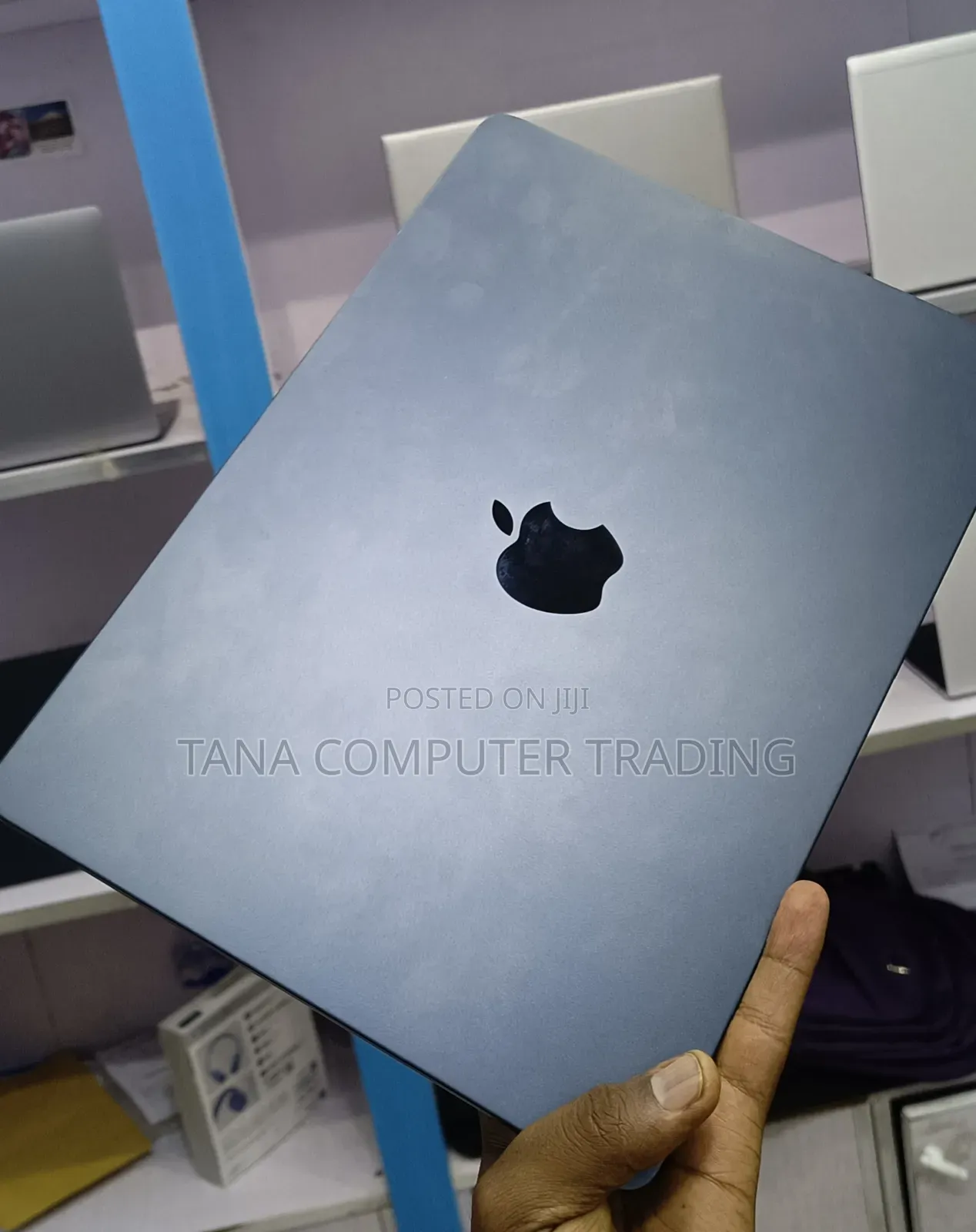 New Laptop Apple MacBook Air 2022 M2 16GB Apple M2 SSD 512GB