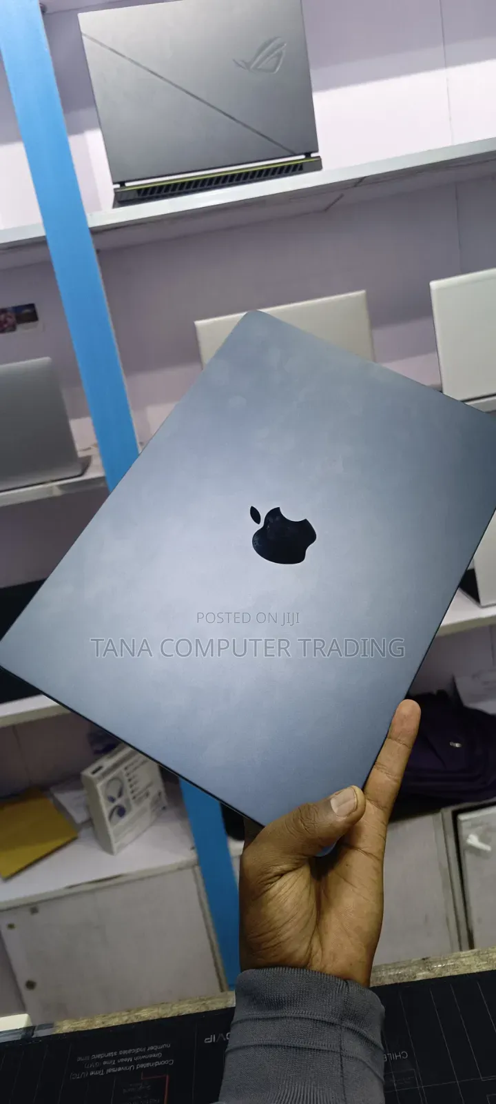 New Laptop Apple MacBook Air 2022 M2 16GB Apple M2 SSD 512GB