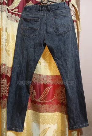 Jeans ለአንድ ወር ተጠቀምኩበት፤ የቆየ ፤ ለአንድ ወር ተጠቀምኩበት፤ ነው