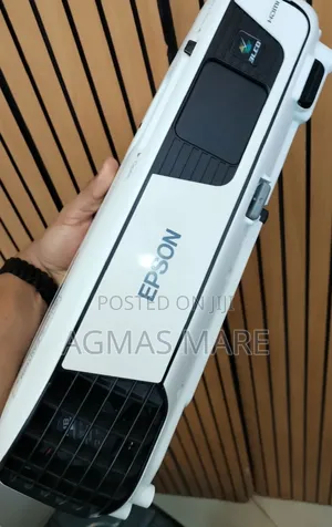 Epson Projector Model Name: Eb-S31 Has : Bag Remote