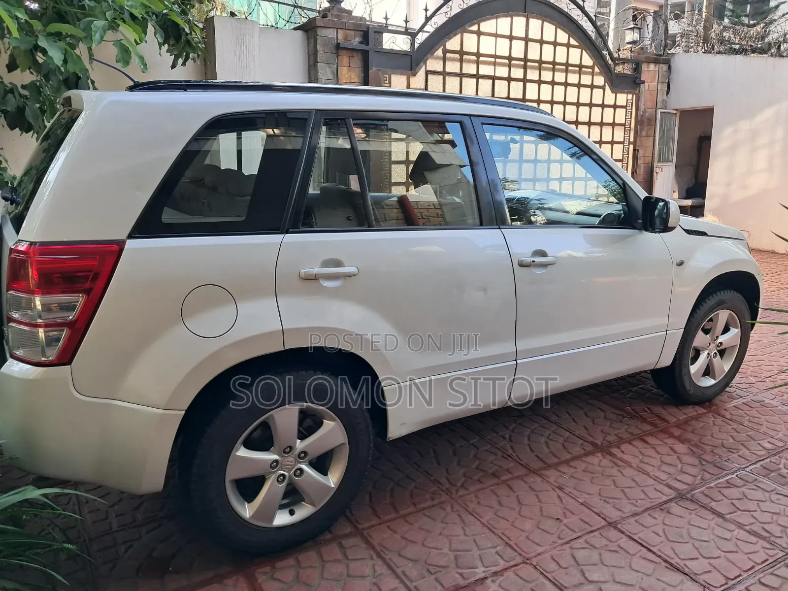 Toyota Land Cruiser 2010 White