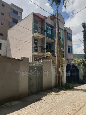 5bdrm House in Yeka for sale