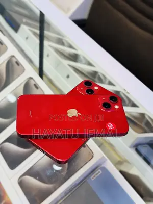 Apple iPhone 13 128 GB Red
