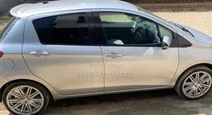 Toyota Yaris 2011 Silver