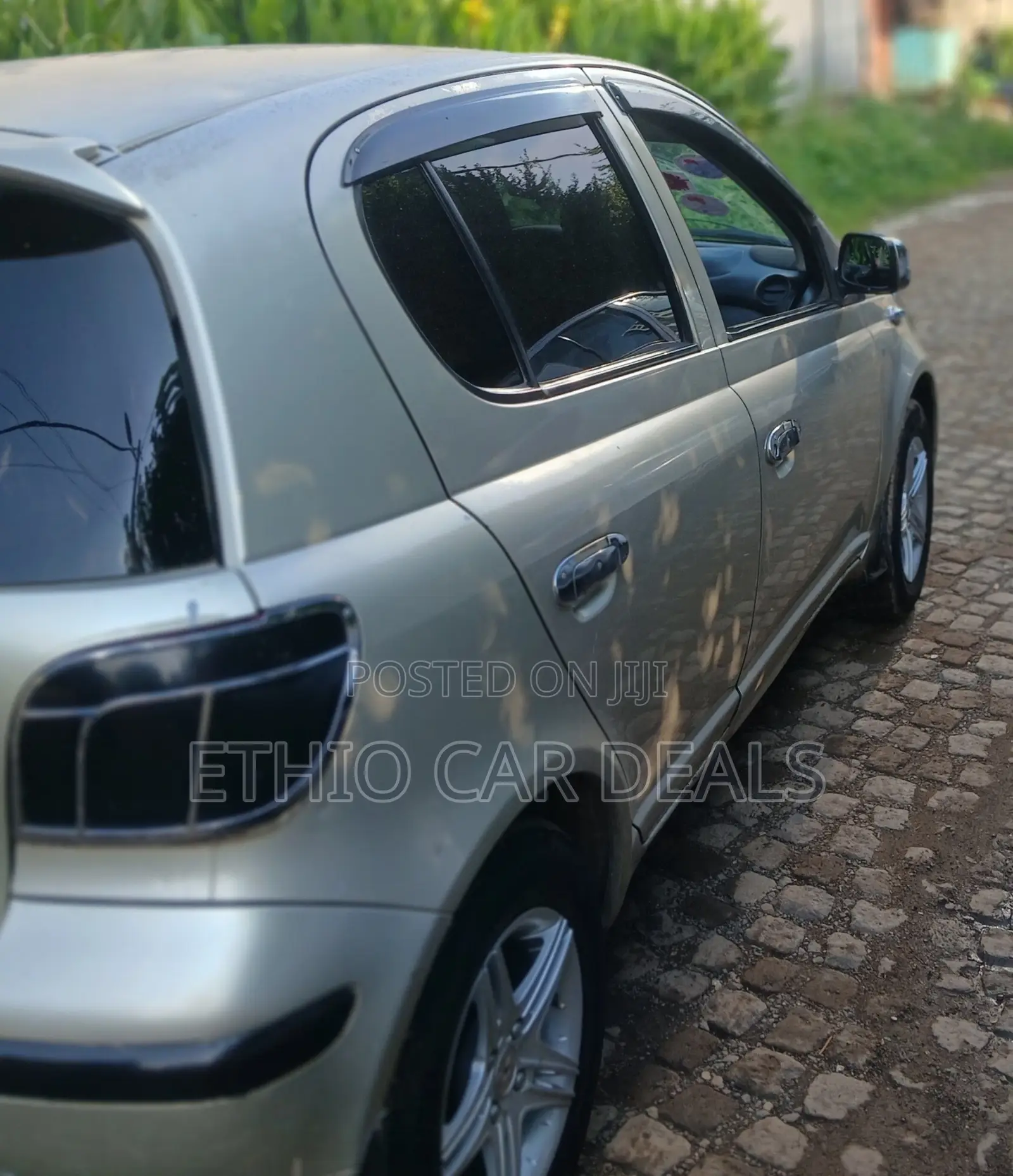 Toyota Vitz 2004 Gold