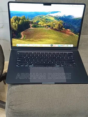 New Laptop Apple MacBook Air 2024 M3 8GB Apple M3 SSD 256GB