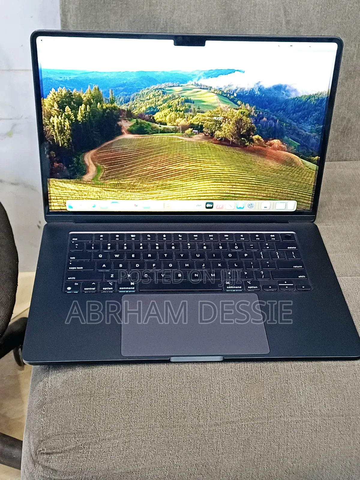 New Laptop Apple MacBook Air 2024 M3 8GB Apple M3 SSD 256GB