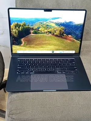 New Laptop Apple MacBook Air 2024 M3 8GB Apple M3 SSD 256GB