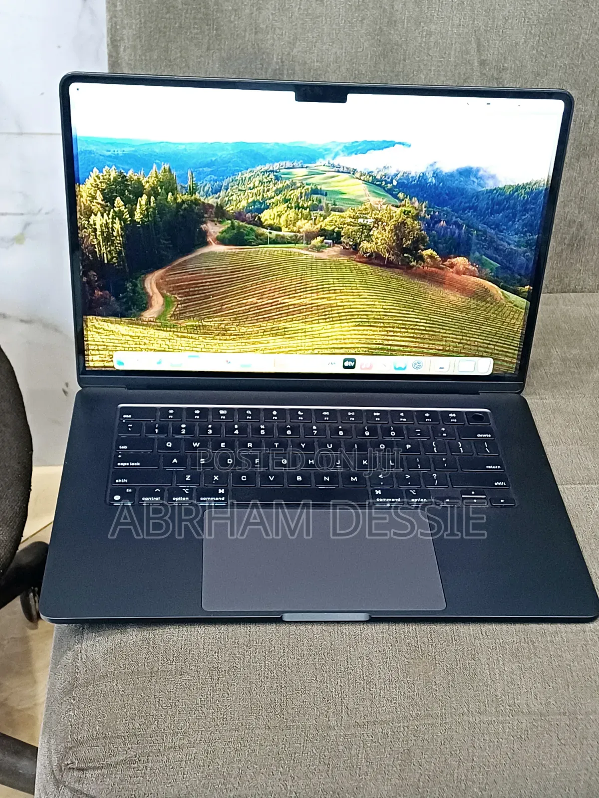 New Laptop Apple MacBook Air 2024 M3 8GB Apple M3 SSD 256GB