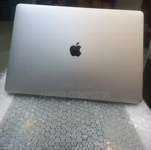 New Laptop Apple MacBook Pro 2018 16GB Intel Core i7 SSD 256GB