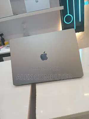 New Laptop Apple MacBook Pro 2021 M1 32GB Apple M1 Pro SSD 512GB