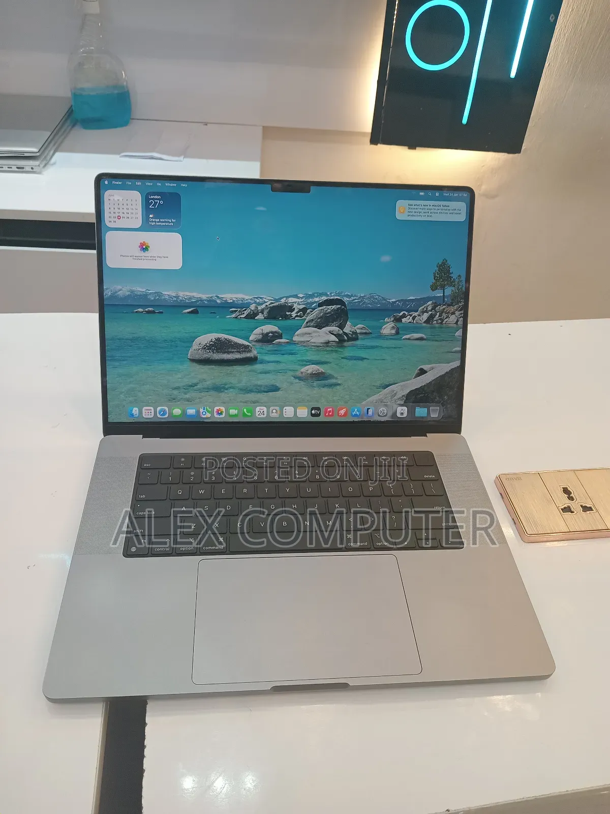 New Laptop Apple MacBook Pro 2021 M1 32GB Apple M1 Pro SSD 512GB