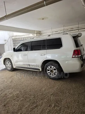 Toyota Land Cruiser 2008 White
