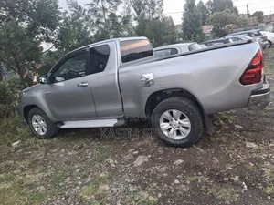 Toyota Hilux 2017 Silver
