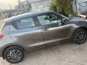 Suzuki Swift 2022 Gray