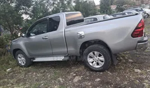 Toyota Hilux 2017 Silver