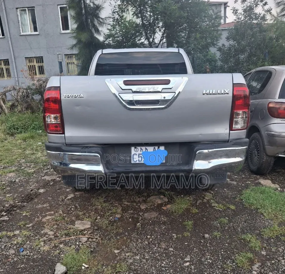 Toyota Hilux 2017 Silver