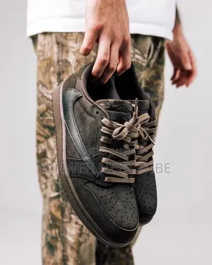 Air Jordan 1 Low Og Sp X Travis Scott "Velvet Brown" Dark Mocha