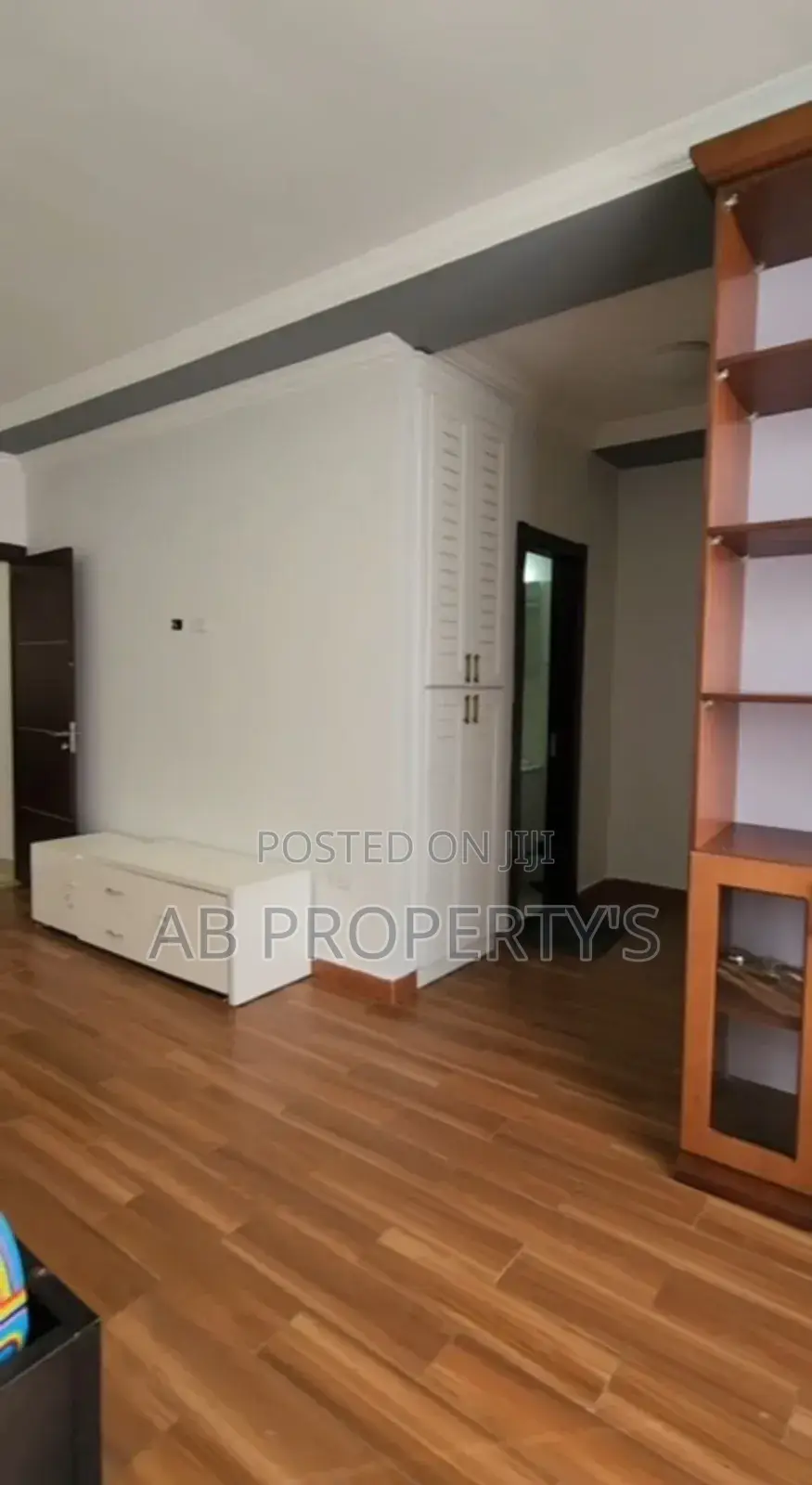 Furnished 3bdrm Apartment in ሰሚት ካንብሪጅ, Yeka for sale