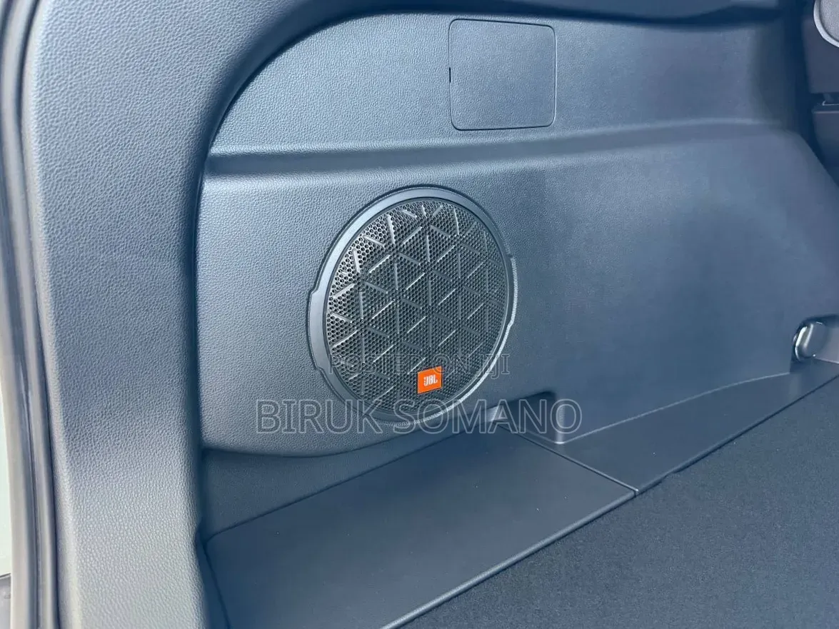 Toyota RAV4 Hybrid 2024 Green