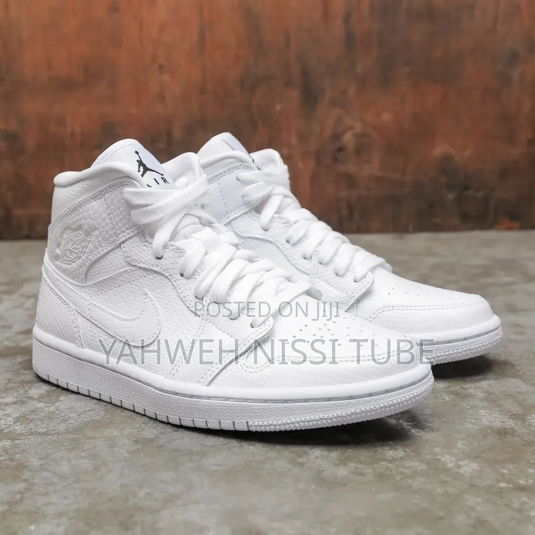 Nike Air Jordan 1 High "Triple White