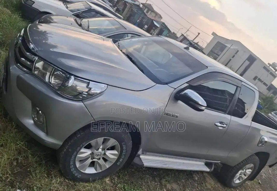Toyota Hilux 2017 Silver