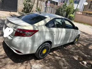 Toyota Yaris 2014 White