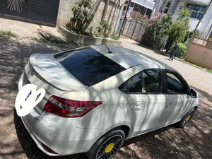 Toyota Yaris 2014 White