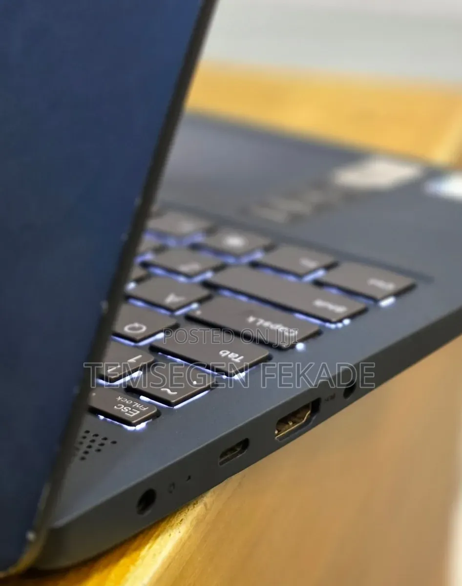 New Laptop Lenovo IdeaPad 520 12GB Intel Core i7 SSD 512GB