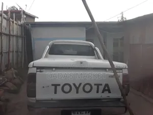 Toyota Hilux 2008 White