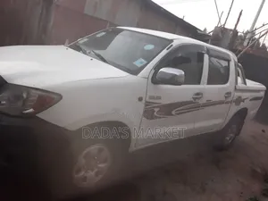 Toyota Hilux 2008 White