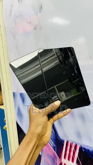 New Samsung Galaxy Tab A SM-T285 32 GB Black