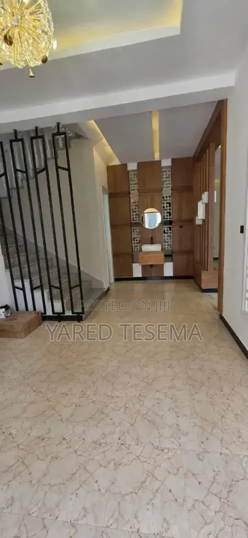 13bdrm House in Adisabeba, Bole for sale
