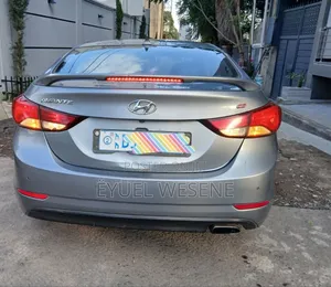 Hyundai Avante 2015 Silver