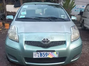 Toyota Yaris 2010 Silver