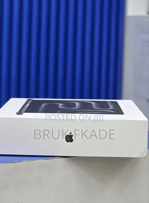 New Laptop Apple MacBook Pro 2025 M5 24GB Apple M5 Pro SSD 1T