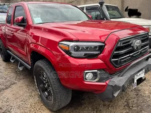 Toyota Tacoma 2018 Red